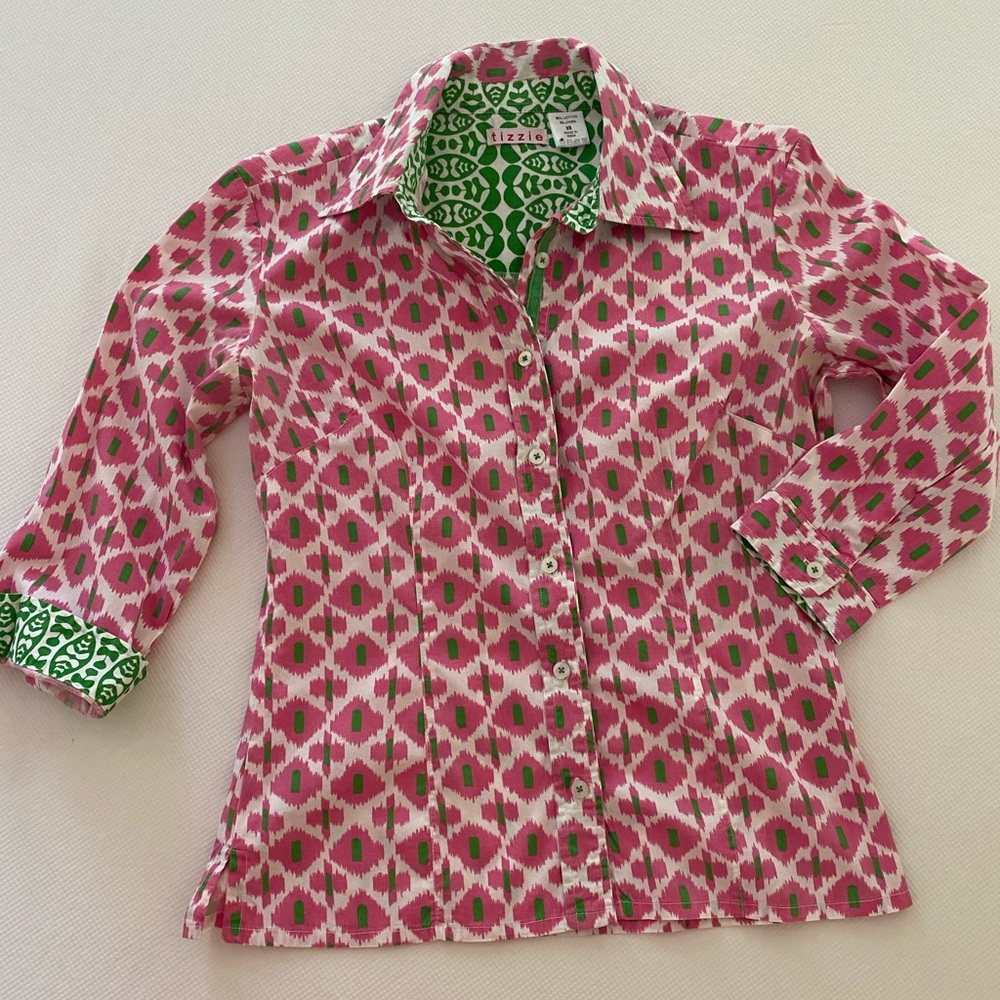 Tizzie shirt in size XS